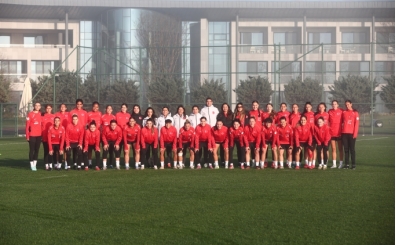 23 Ya Alt Kadn Milli Futbol Takm'nn hazrlk kamp balad