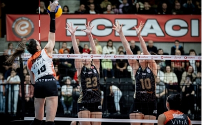 Eczacıbaşı Dynavit, Zeren Spor'u set vermeden geçti!