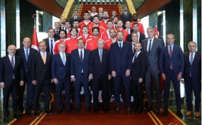 12 Dev Adam'dan Cumhurbakan'na ziyaret!