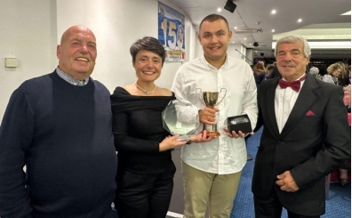 Ultra maraton yüzücüsü otizmli Tuna Tunca'ya İngiltere'den ödül