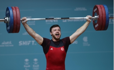 Milli Haltercilerden, slami Dayanma Turnuvas'nda 21 madalya!