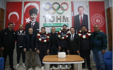 6. İslami Dayanışma Oyunları'nda başarılı olan para atletler Bursa'da karşılandı