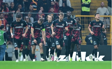 Galatasaray taraftarndan Onyekuru'ya jest!