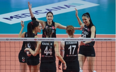 Trk Hava Yollar, Avarca de Menorca'y malup etti