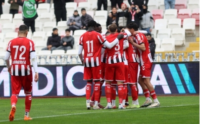 Sivasspor, 10 kişilik Boluspor'u tek golle devirdi!