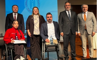 Eski para milli sporcu Nesim Turan, Ankara'da öğrencilerle bir araya geldi