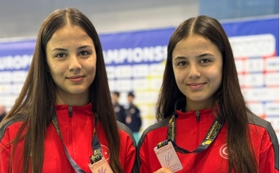 Yemien kardeler, Avrupa 17 Ya Alt Badminton ampiyonas'nda 3. oldu