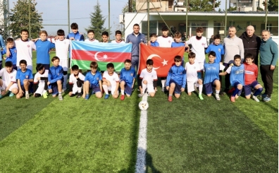 Azerbaycanlı antrenör, Trabzonspor sevdasını ülkesine taşıdı