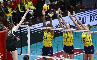 VakıfBank liderliği Fenerbahçe'ye kaptırmadı!