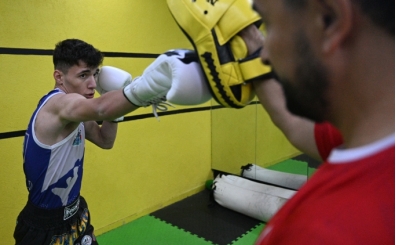 19 yaşındaki milli muaythai sporcusu, başarılarıyla göz kamaştırıyor