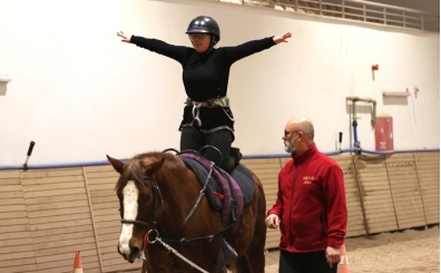 Nevşehir'de özel gereksinimli bireyler için Para Atlı Jimnastik Yarışı düzenlendi