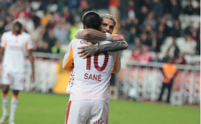 Mauro Icardi için canlı yayında maaş iddiası