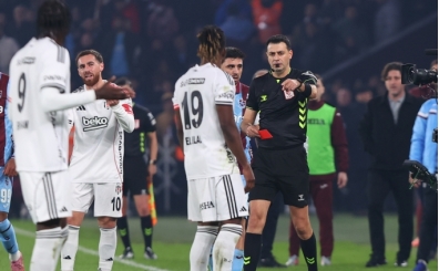 El Bilal Toure, derbide kırmızı kartla atıldı