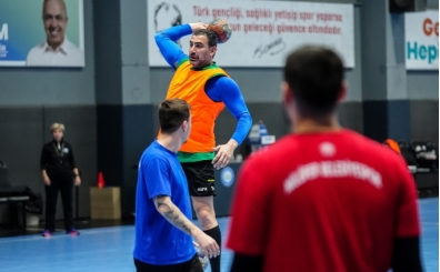 Nilüfer Belediyespor, zirve yürüyüşünü sürdürüyor