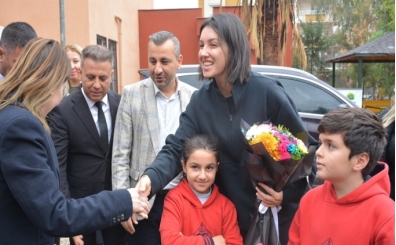 Milli Tenisçi İpek Soylu, Şırnak'ta öğrencilerle buluştu