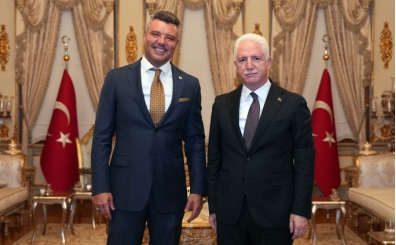 Fenerbahçe Başkanı Saran ve yönetim kurulu üyelerinden İstanbul Valisi Gül'e ziyaret