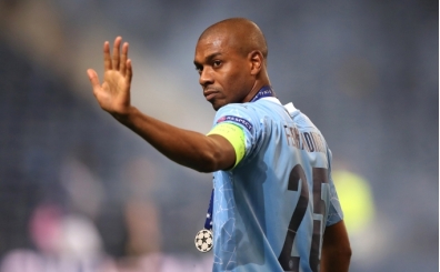 Fernandinho, emekli olduunu aklad!