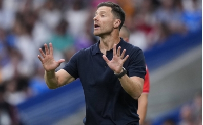 Xabi Alonso'dan Barcelonal Araujo'ya destek!