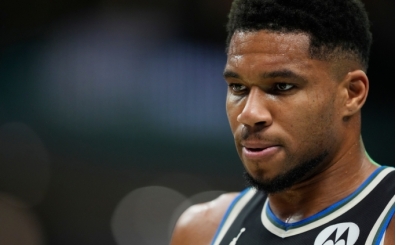 Giannis sosyal medya hesaplarn temizleyerek takipilerini oke etti!