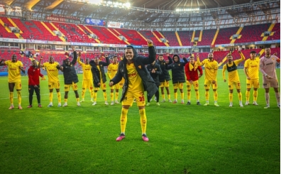 Göztepe Avrupa yolunda tam gaz