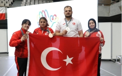 Deaflympics'te Judo'da 1 gümüş ve 3 bronz madalya