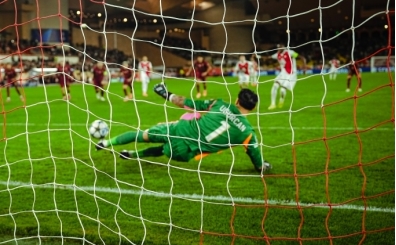 Uğurcan, Monaco'da penaltıyı kurtardı!