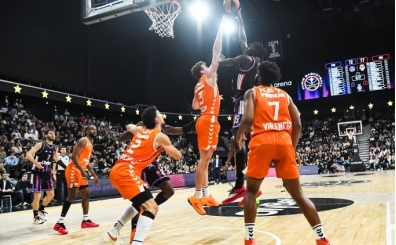 Kyasya mcadelenin sonunda kazanan Valencia!