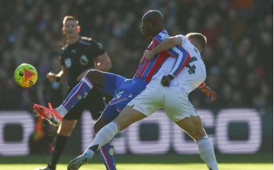 Mateta'nın penaltısı önce iptal sonra gol!