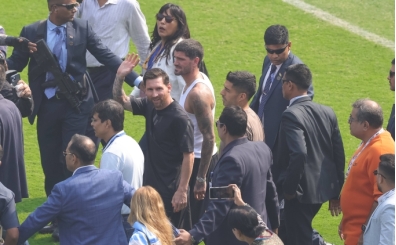 Lionel Messi'nin Hindistan turu olaylı başladı