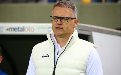 Sakaryaspor, rfan Buz ile yollarn ayrd