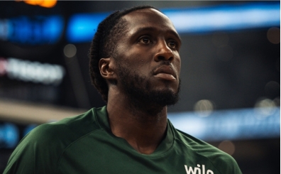 Prince, boyun ft nedeniyle sresiz olarak kadro d