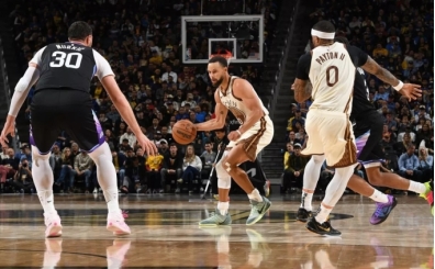 Stephen Curry 5 malk arann ardndan Cuma gn dnyor