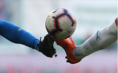 Amatr mata hakemi darbeden futbolcu ile kulp yneticisi babas tutukland