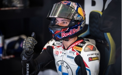 Toprak Razgatlolu'ndan Superbike'ta tarihi performans