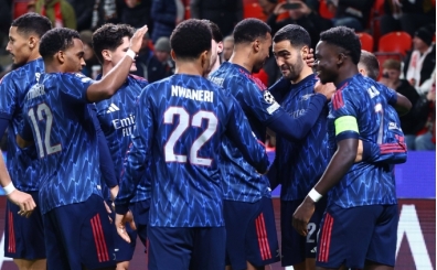 Arsenal, rekorlar krd gecede rahat kazand!