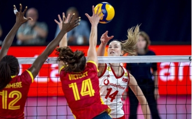 U22 Kad�n Milli Voleybol Tak�m�, �spanya'ya direnemedi