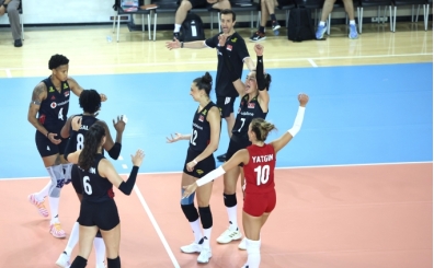 A Milli Kad�n Voleybol Tak�m�, Fransa'y� 3-1 ma�lup etti