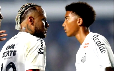 Neymar, Robinho'nun o�lunu tokatlad�!
