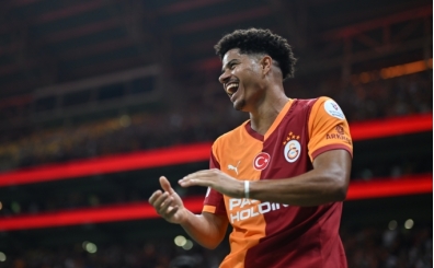 Galatasaray'da Sara'ya kap�lar kapal�