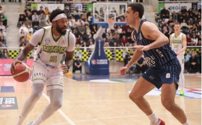 Yukatel Merkezefendi Belediyesi, evinde Anadolu Efes'i devirdi