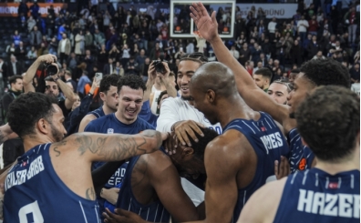 Anadolu Efes, EuroLeague'de Virtus Bologna'y� a��rlayacak