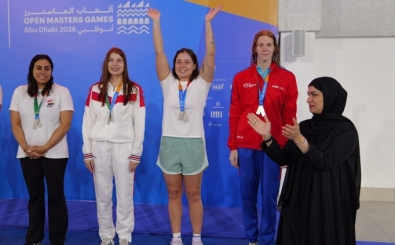 Y�z�c� Bengisu Avc�, 200 metre kar���k ve 100 metre kurba�alamada g�m�� madalya kazand�