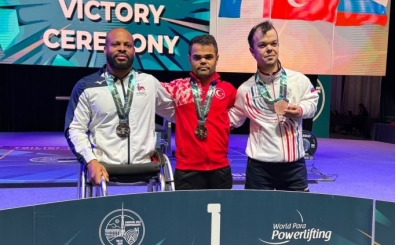 Milli para halterci Abdullah Kayap�nar, Avrupa �ampiyonu oldu