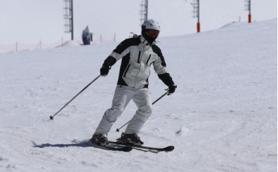 Paland�ken'de sezon 'bahar kaya��' ile devam ediyor