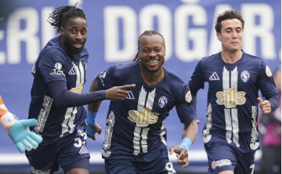 Sar�yer, Serik Spor'a kar�� ilk yar�da fi�i �ekti!