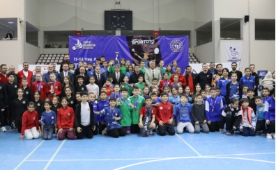 11-13 Ya� Alt� Badminton T�rkiye �ampiyonas� sona erdi