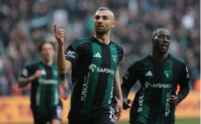 Serdar Dursun'un minik taraftara yapt��� jest g�ndem oldu