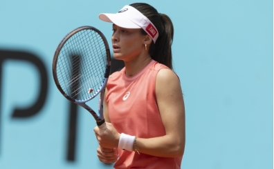 �spanyollar� eleyen Zeynep S�nmez, Madrid'de 3. tura ��kt�