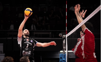 Halkbank Voleybol, alt�n set sonunda s�ralamas�n� belirledi