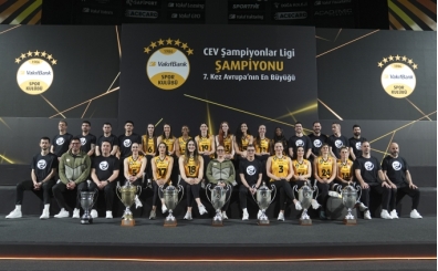 CEV �ampiyonu Vak�fBank, bas�n mensuplar�yla bulu�tu